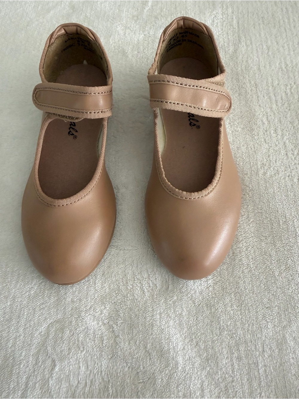 Classic Girls Mary Jane Dress Shoes in Light Brown with Hook-and-Loop Strap - Picture 2 of 9